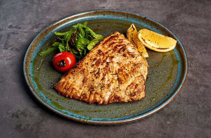 Крылья ската горячего копчения весовой кг