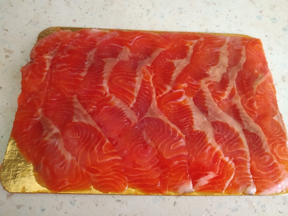 Семга нарезка-кусочки слабосоленая (собственное производство) упаковка 300 гр